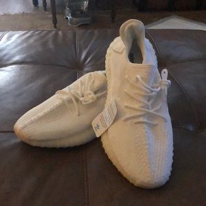 Adidas “boost” Yeezy size 9.5 never been worn.. 9.5 white